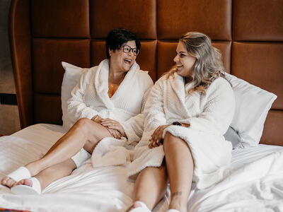 Moederdag arrangement bij Badhotel Rockanje met overnachting, bubbels en shared dining