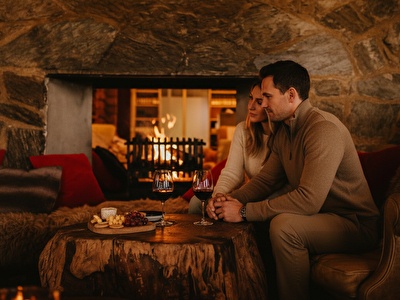 Romantische winterse sfeer in de brasserie van Badhotel Rockanje