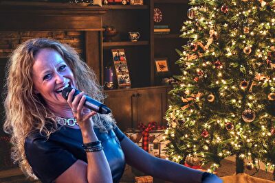 Sunday Lounge Christmas Special met Anne-Marie