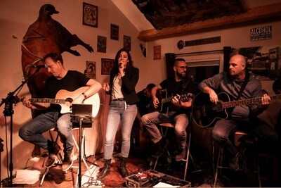 The Catch feat. Jody speelt live tijdens de Sunday Lounge bij Badhotel Rockanje